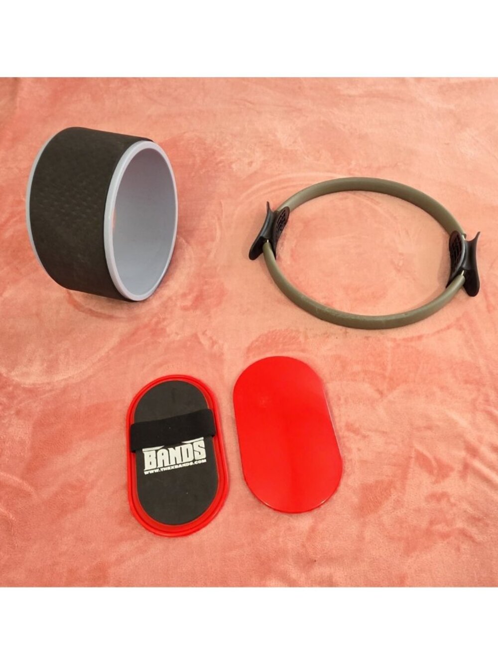 Yoga Wheel, Pilates Ring And BANDS Sliding Discs. Set 4pc Black/Gray/Red - Picture 1 of 2